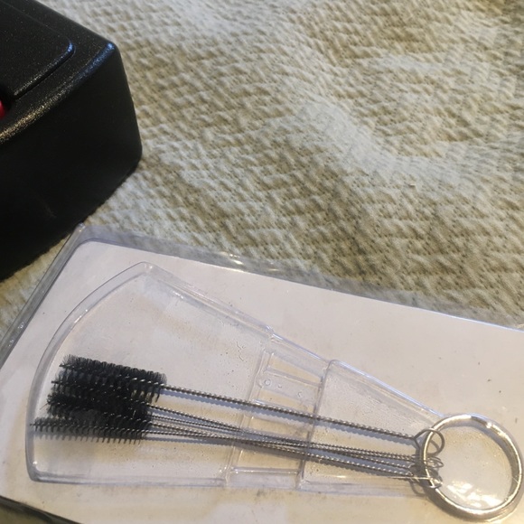 Airbrush Set with Compressor - Picture 10 of 11